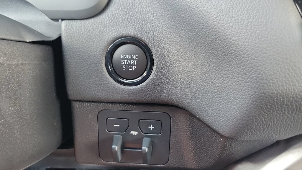 Certified 2025 Toyota Tundra Limited AWD/4WD image 23