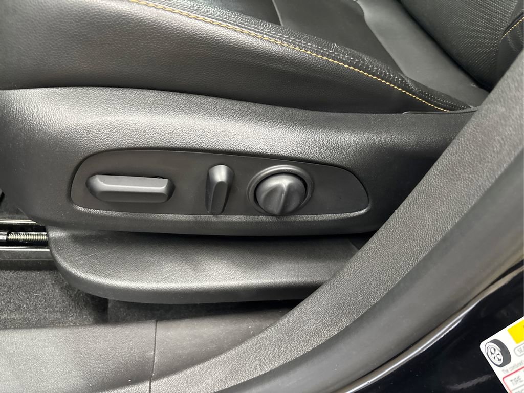 Used 2020 Chevrolet Equinox LT w/ Midnight Edition image 38