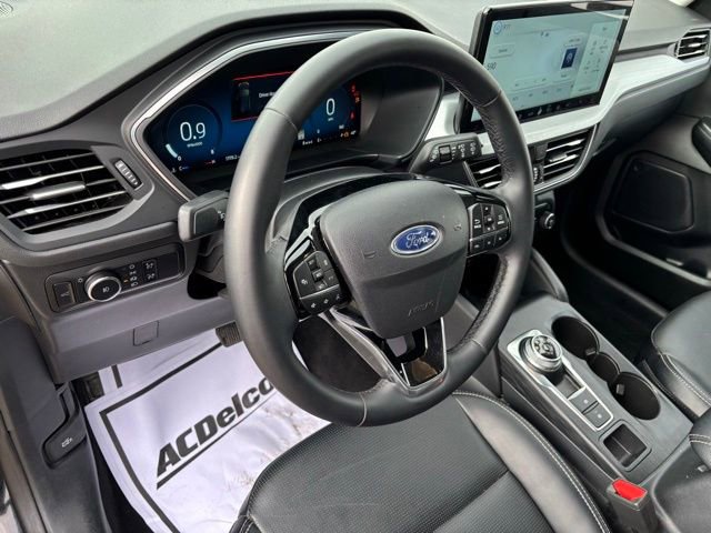 Used 2025 Ford Escape Platinum AWD/4WD image 13
