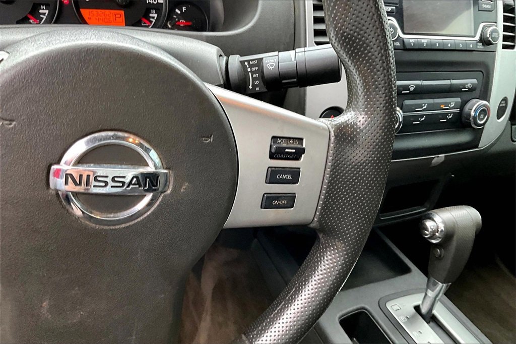 Used 2015 Nissan Frontier SV image 19