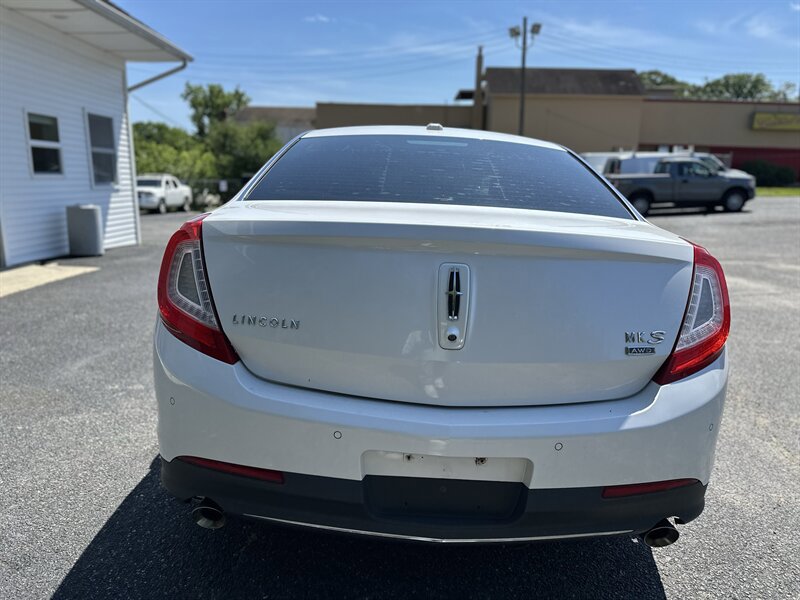 Used 2013 Lincoln MKS AWD image 7