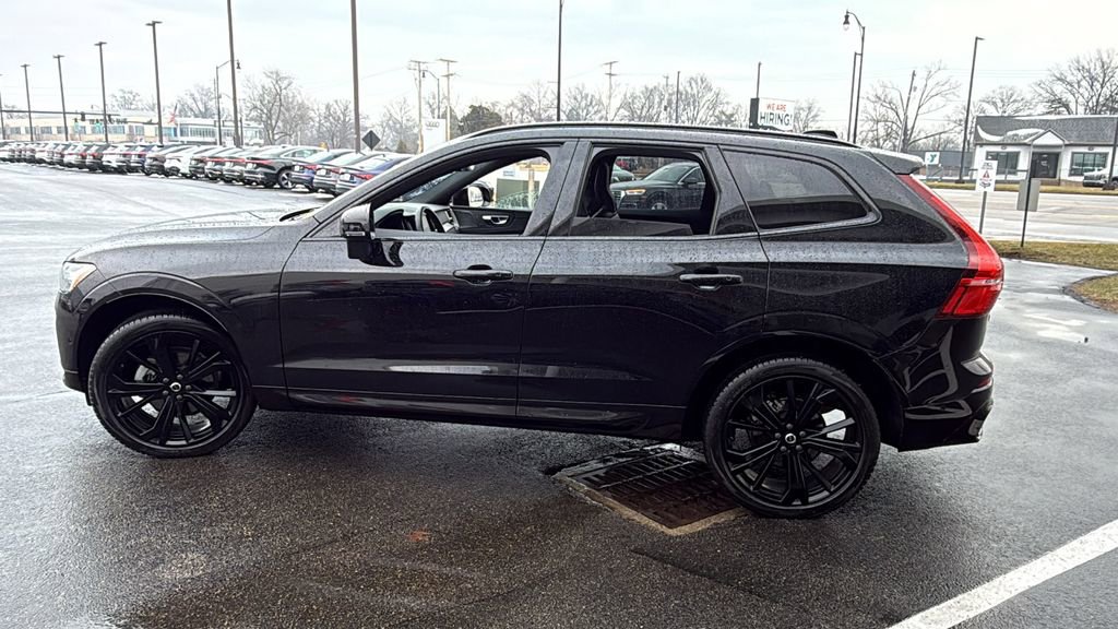 Certified 2024 Volvo XC60 B5 Ultimate w/ Climate Package image 5