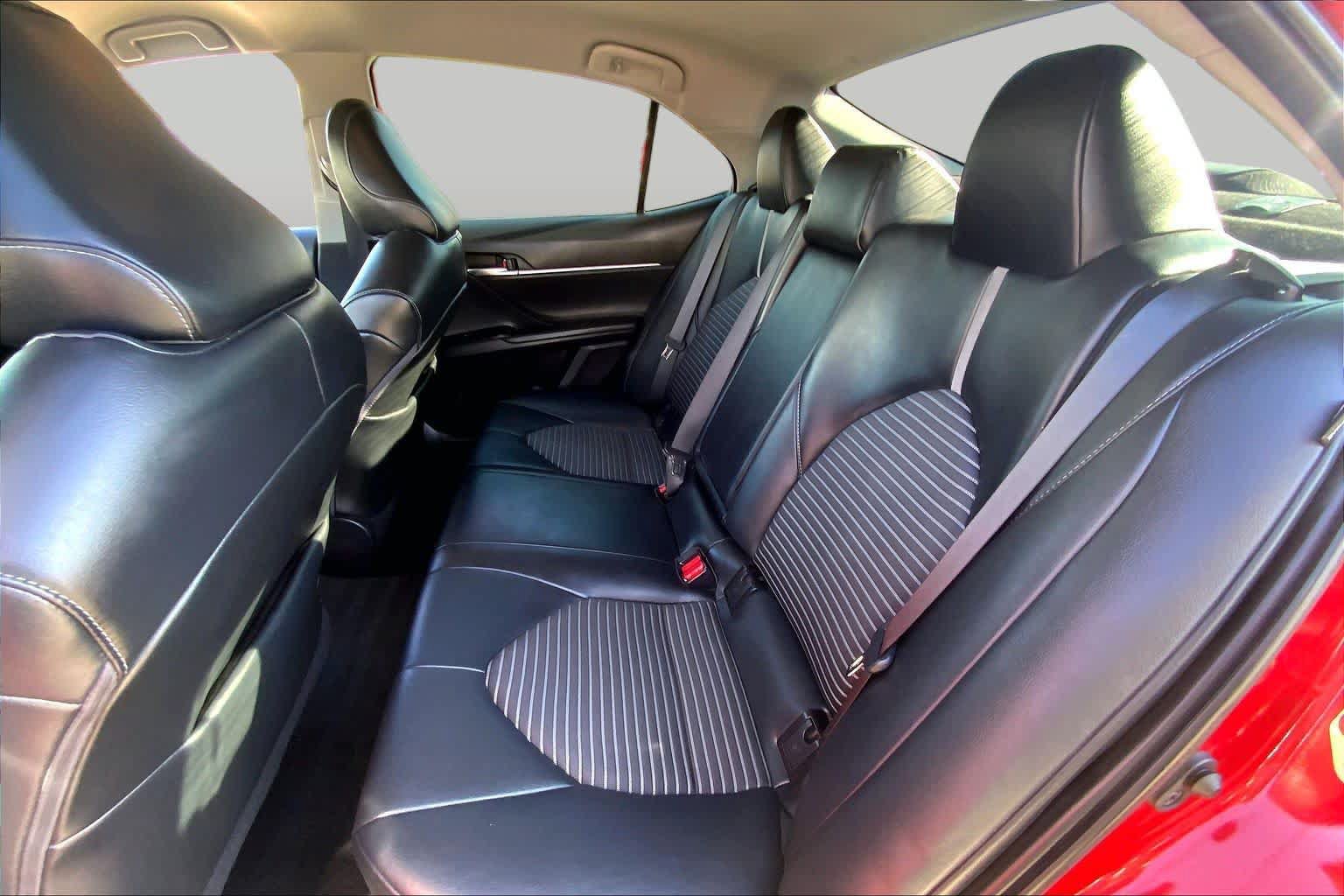 Used 2020 Toyota Camry SE FWD image 20