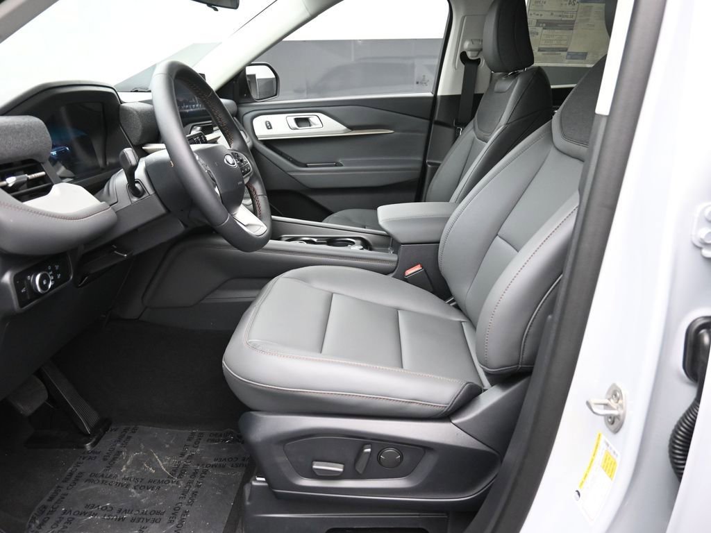 New 2026 Ford Explorer Active w/ Active Comfort Package RWD image 21