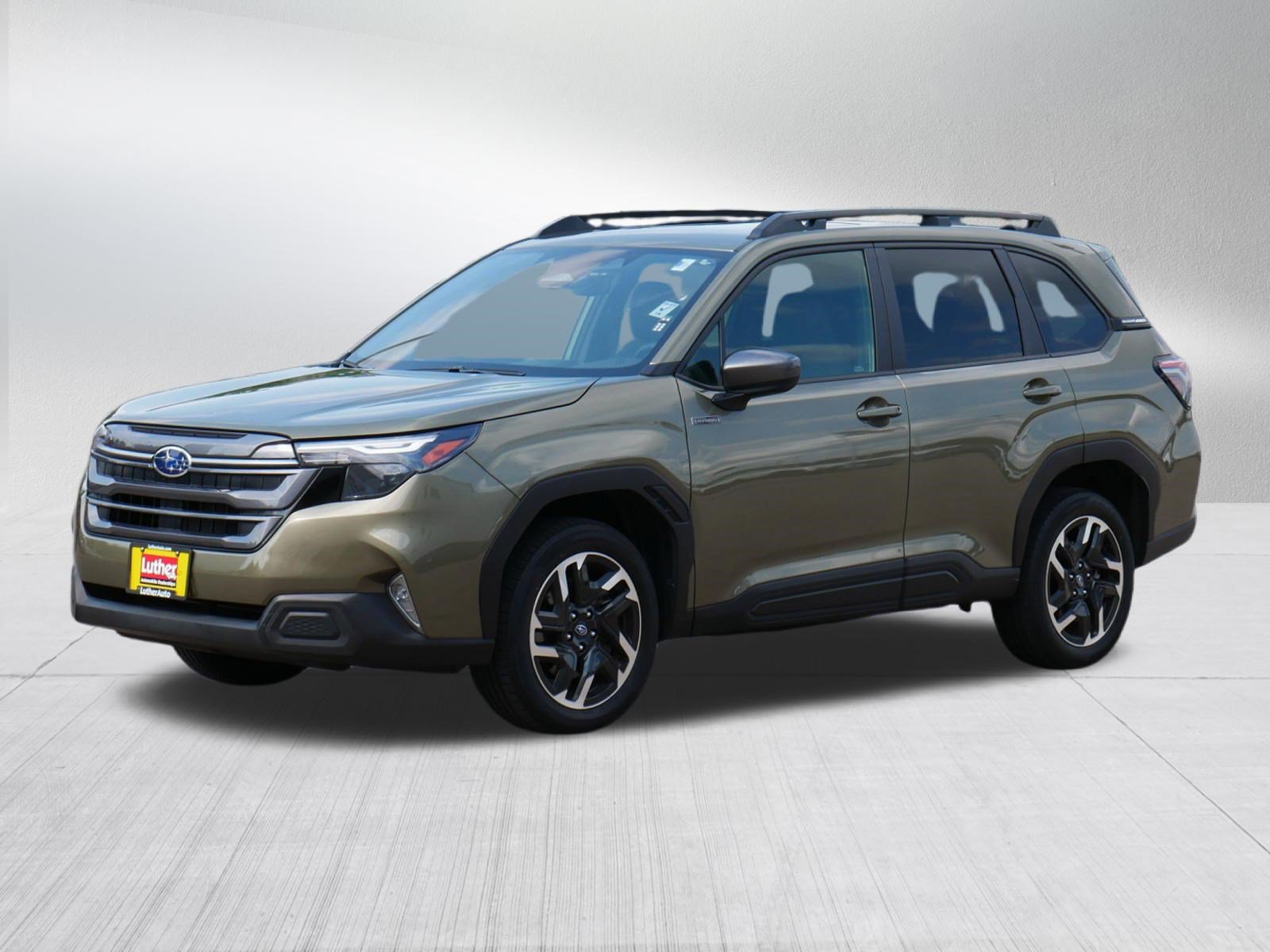 Used 2025 Subaru Forester Premium AWD/4WD image 3