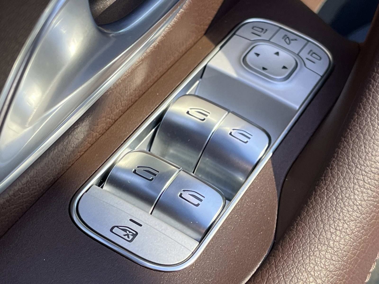 Certified 2025 Mercedes-Benz GLE 350 4MATIC image 19