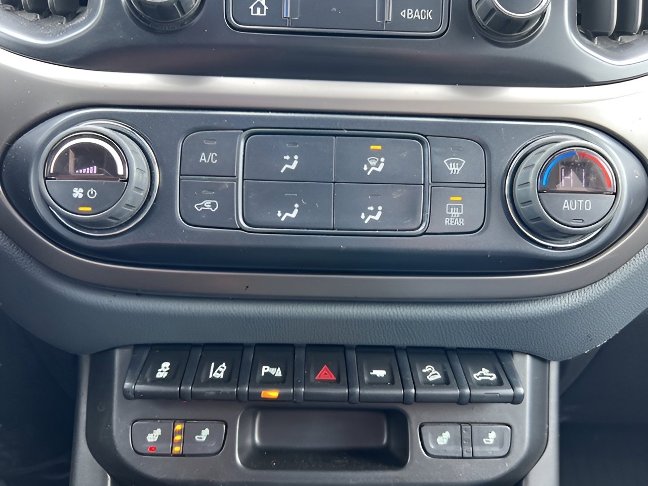 Used 2021 Chevrolet Colorado Z71 w/ LPO, Tonneau and Step Package image 13