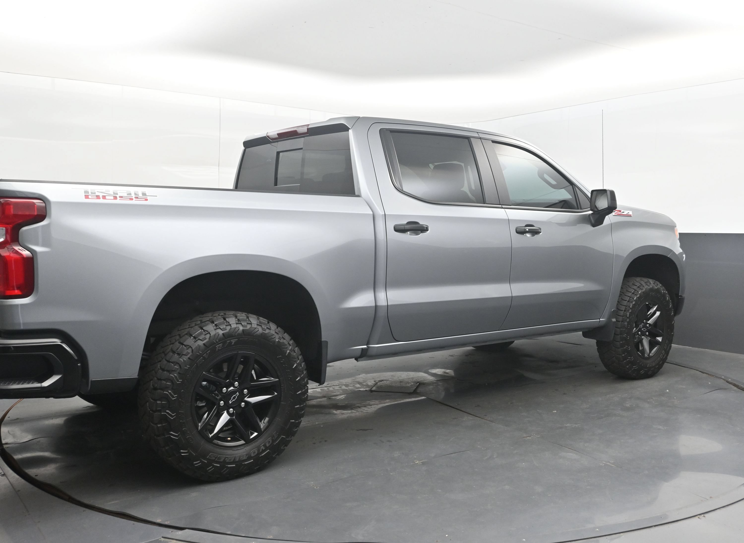 Used 2026 Chevrolet Silverado 1500 LT Trail Boss w/ LT Trail Boss Premium Package AWD/4WD image 9