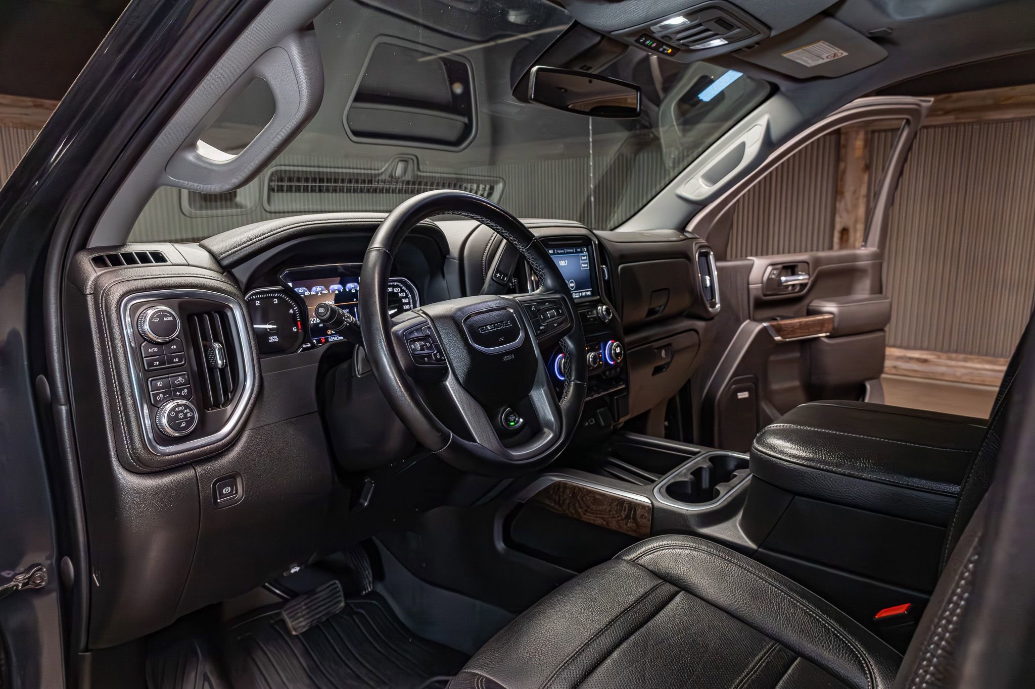 Used 2023 GMC Sierra 2500 Denali image 17