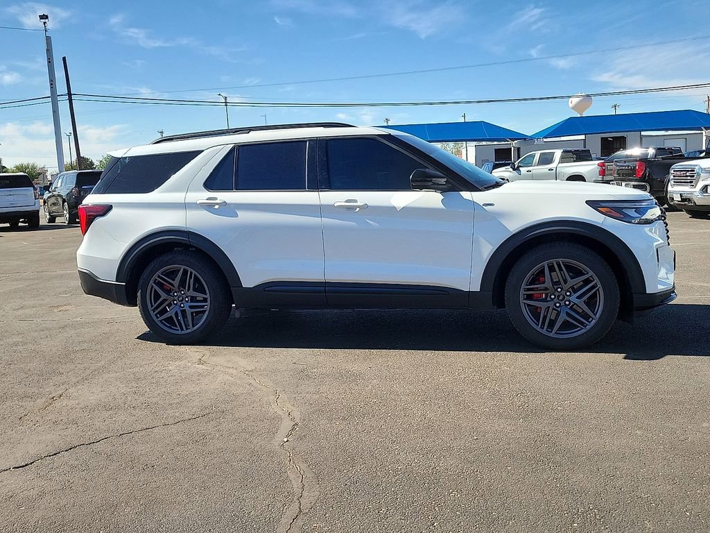Used 2025 Ford Explorer ST-Line w/ Premium Package RWD image 5