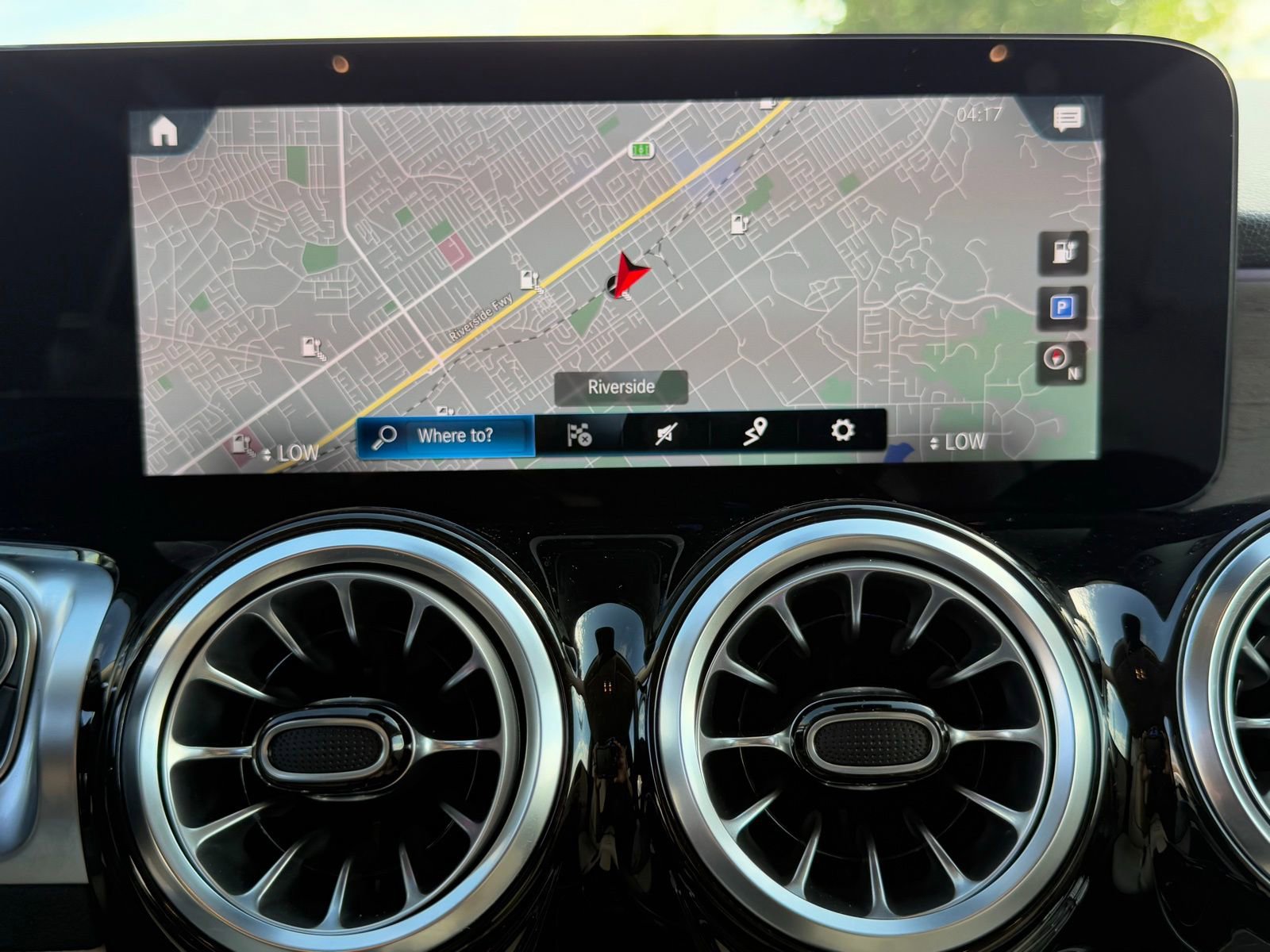 Used 2023 Mercedes-Benz EQB 300 4MATIC image 30