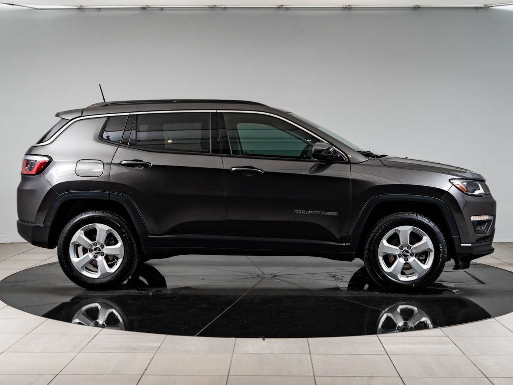 Used 2018 Jeep Compass Latitude w/ Popular Equipment Group AWD/4WD image 11
