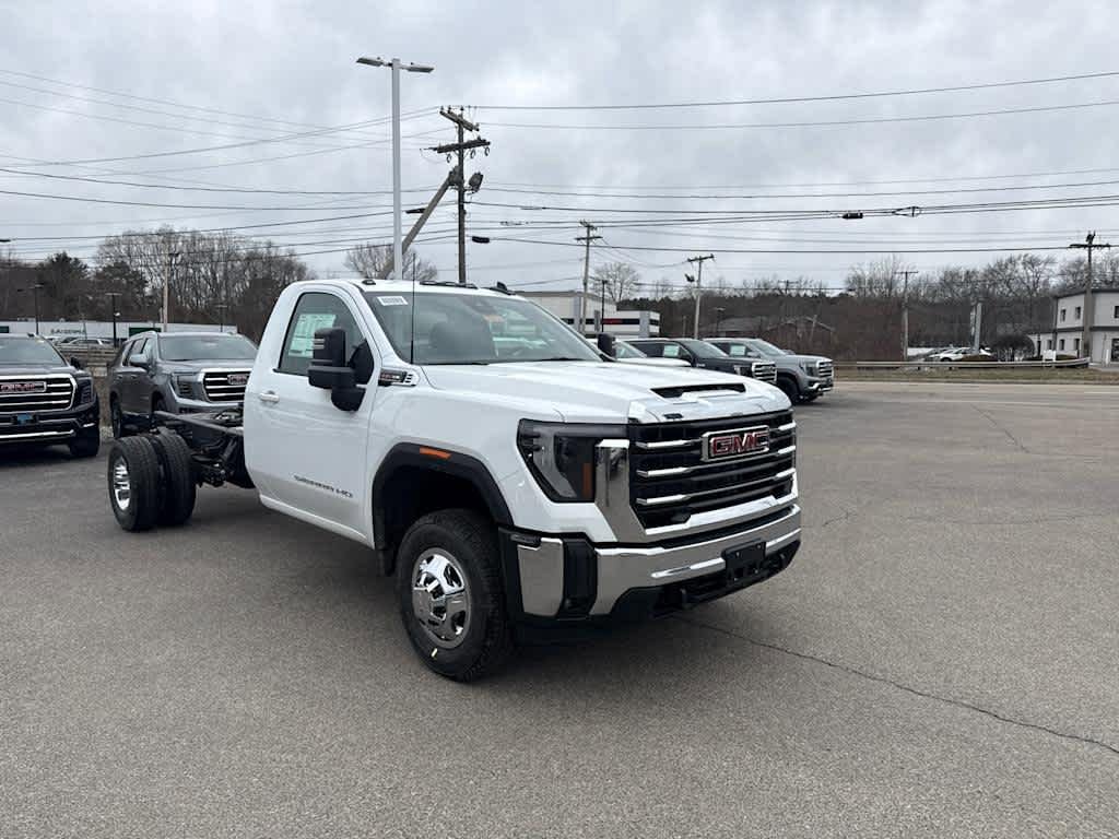 New 2026 GMC Sierra 3500 SLE w/ SLE Convenience Package AWD/4WD image 7