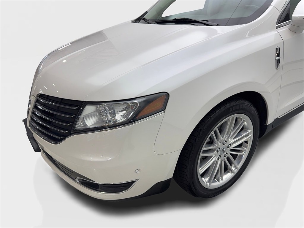 Used 2019 Lincoln MKT AWD image 18