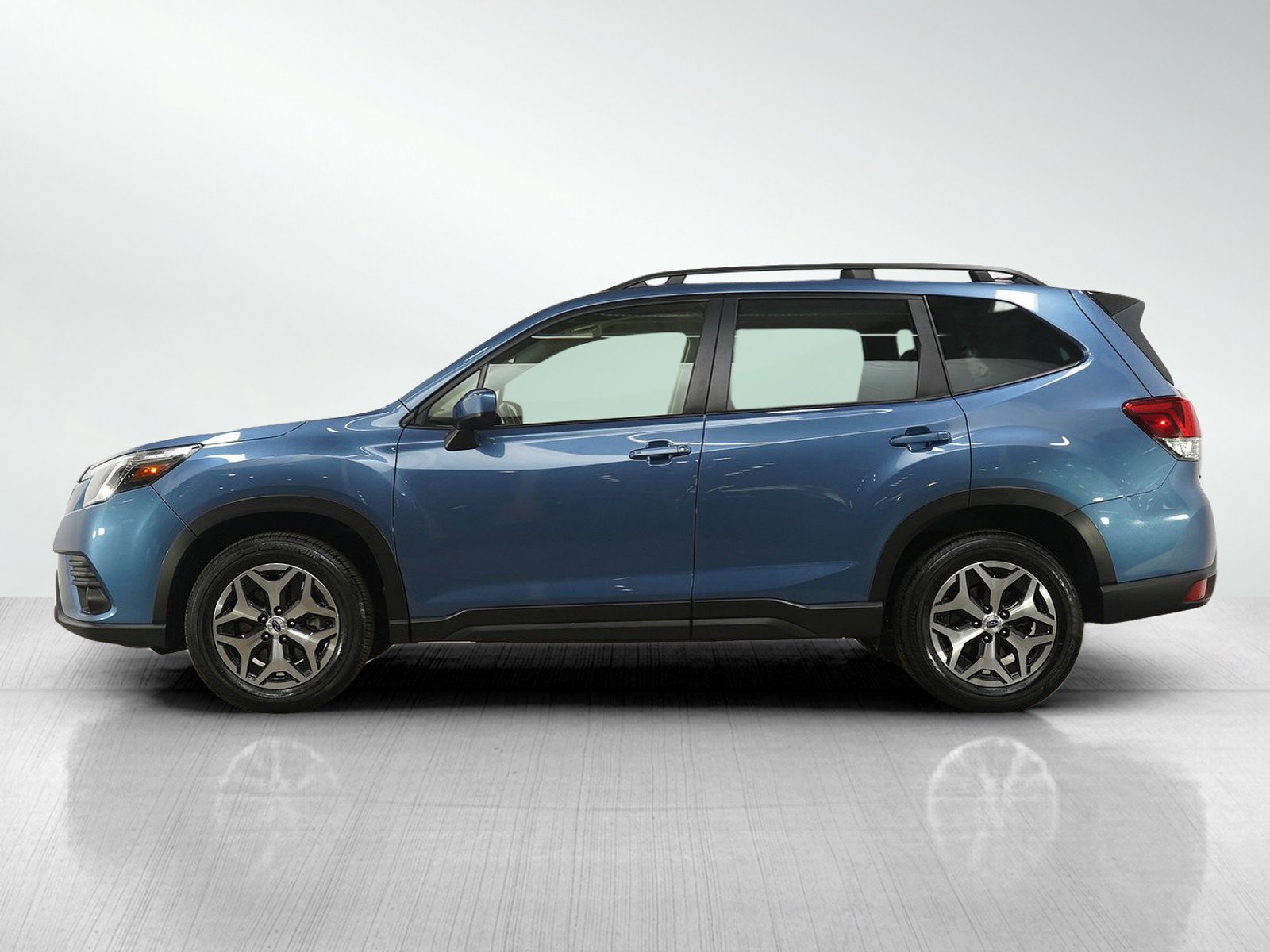Used 2024 Subaru Forester Premium image 2