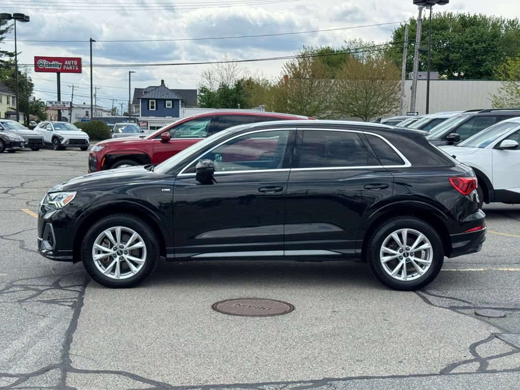 Used 2023 Audi Q3 2.0T Premium w/ Convenience Package AWD/4WD image 2