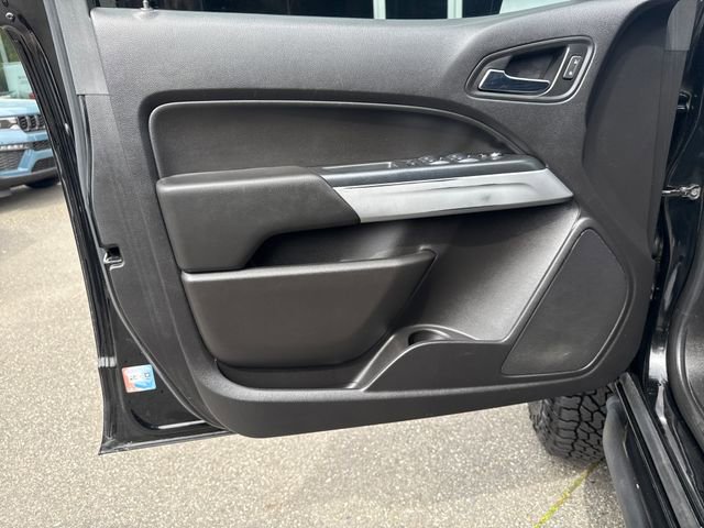 Used 2018 Chevrolet Colorado ZR2 w/ ZR2 Midnight Special Edition AWD/4WD image 33