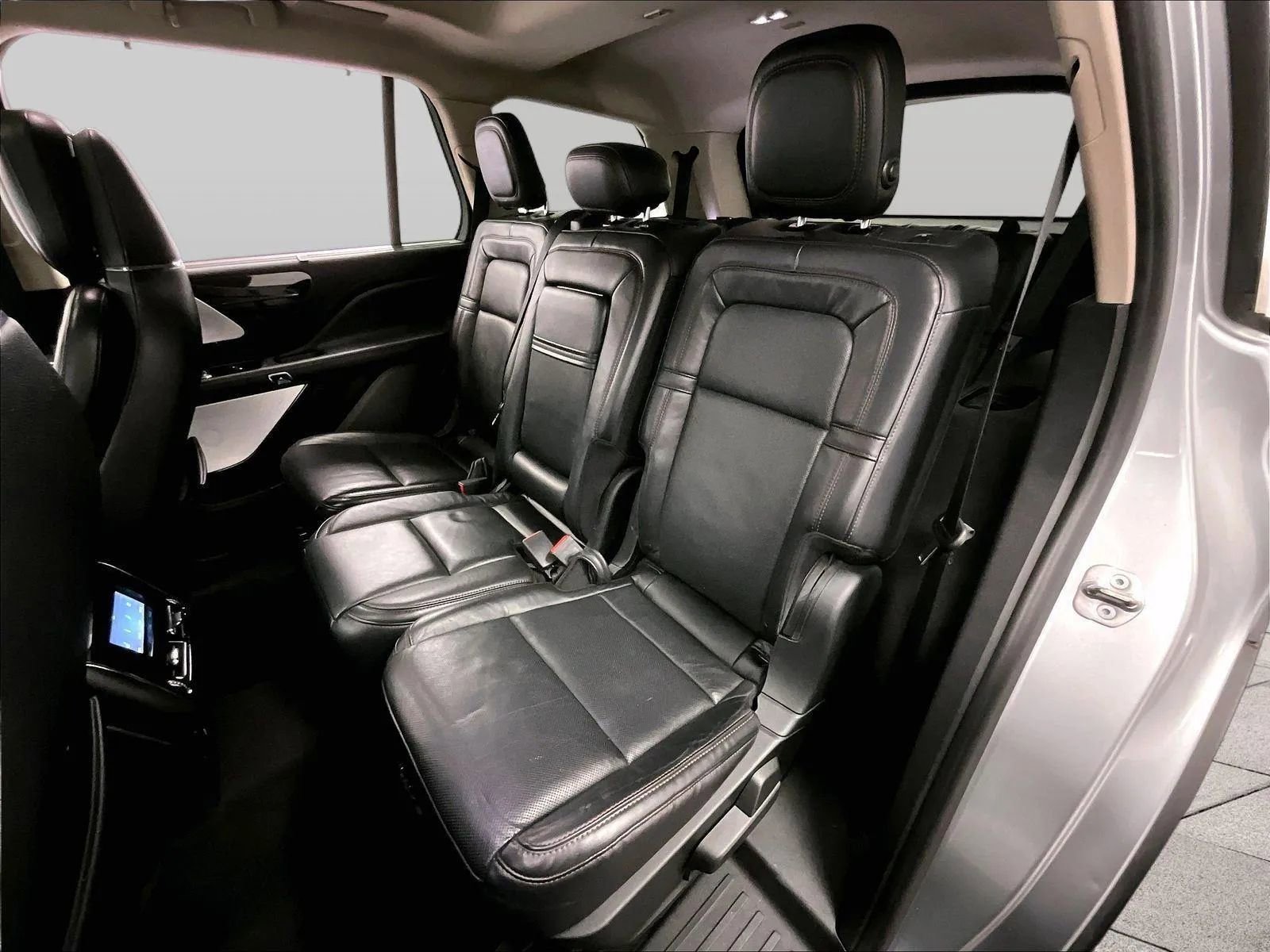 Used 2020 Lincoln Aviator Reserve w/ Equipment Group 202A image 25