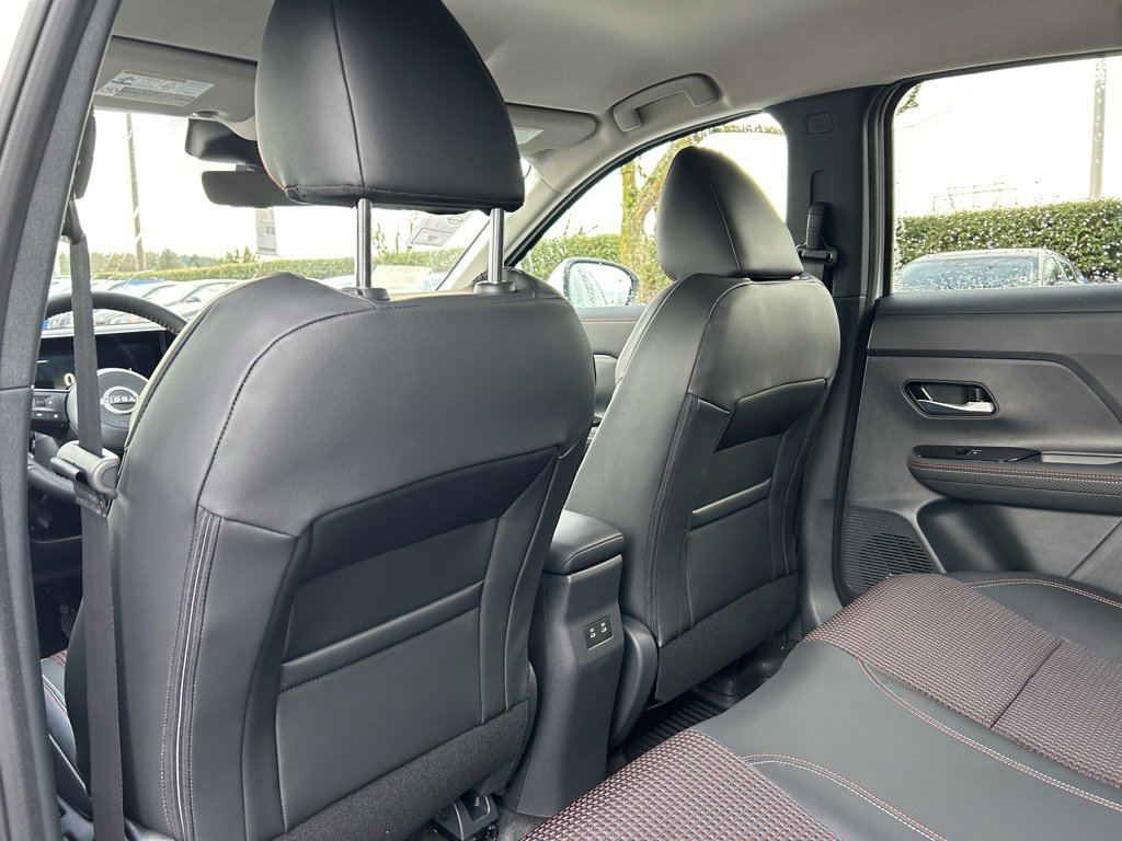 New 2025 Nissan Kicks SR w/ Illumination Package image 21