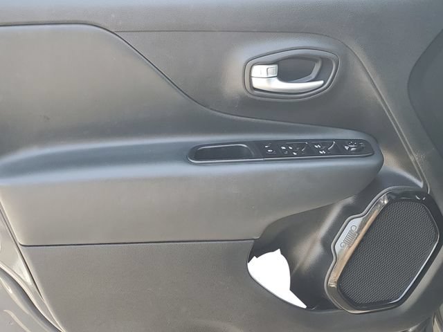 Used 2022 Jeep Renegade Altitude w/ Sun/Sound Group AWD/4WD image 26