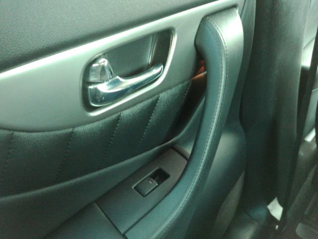 Used 2017 INFINITI QX70 AWD image 27