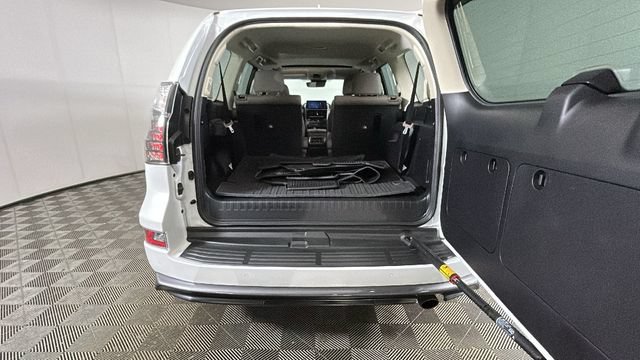 Used 2023 Lexus GX 460 Premium AWD/4WD image 28