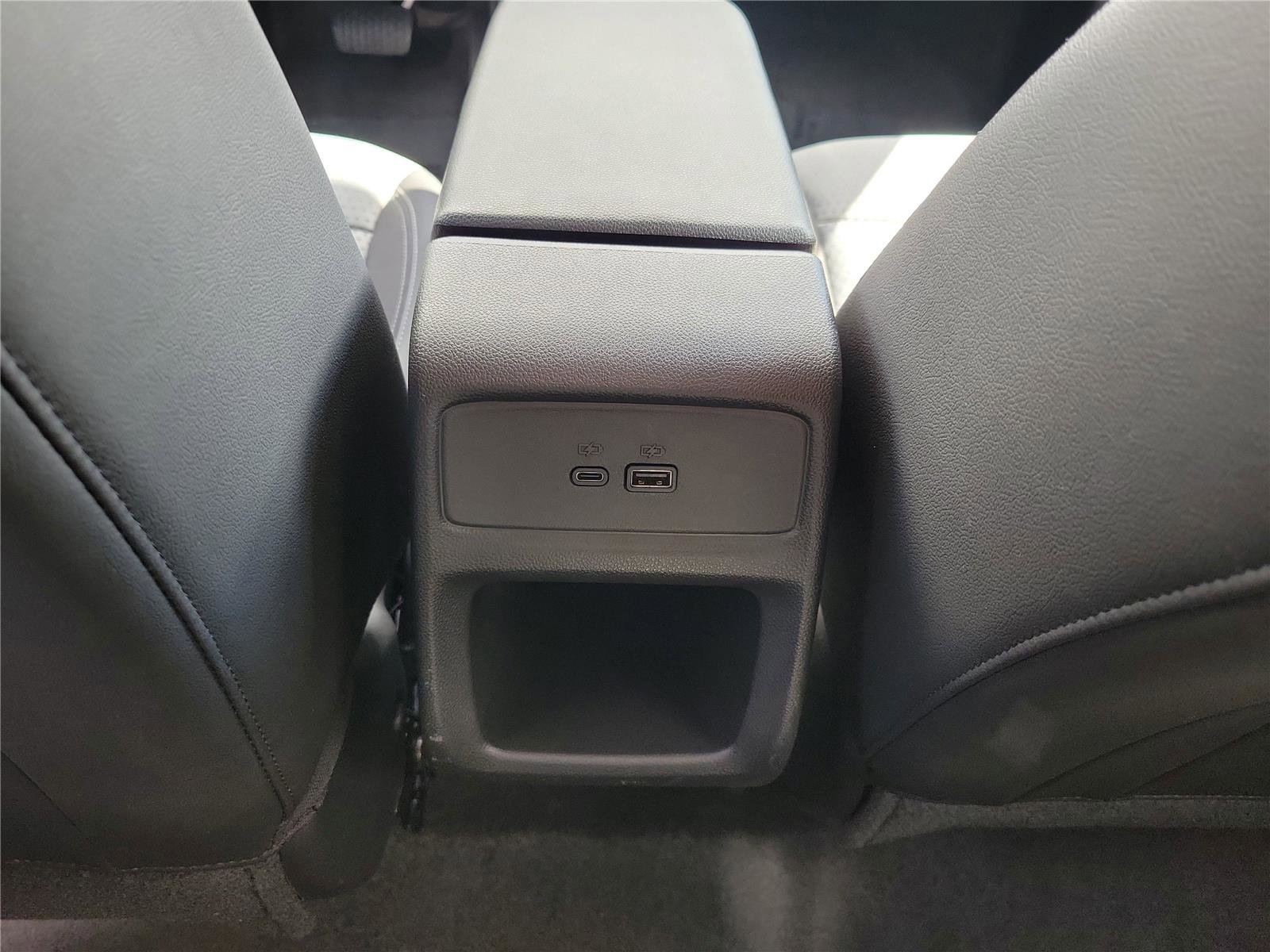 Used 2025 Chevrolet Trax LT w/ LT Convenience Package image 10