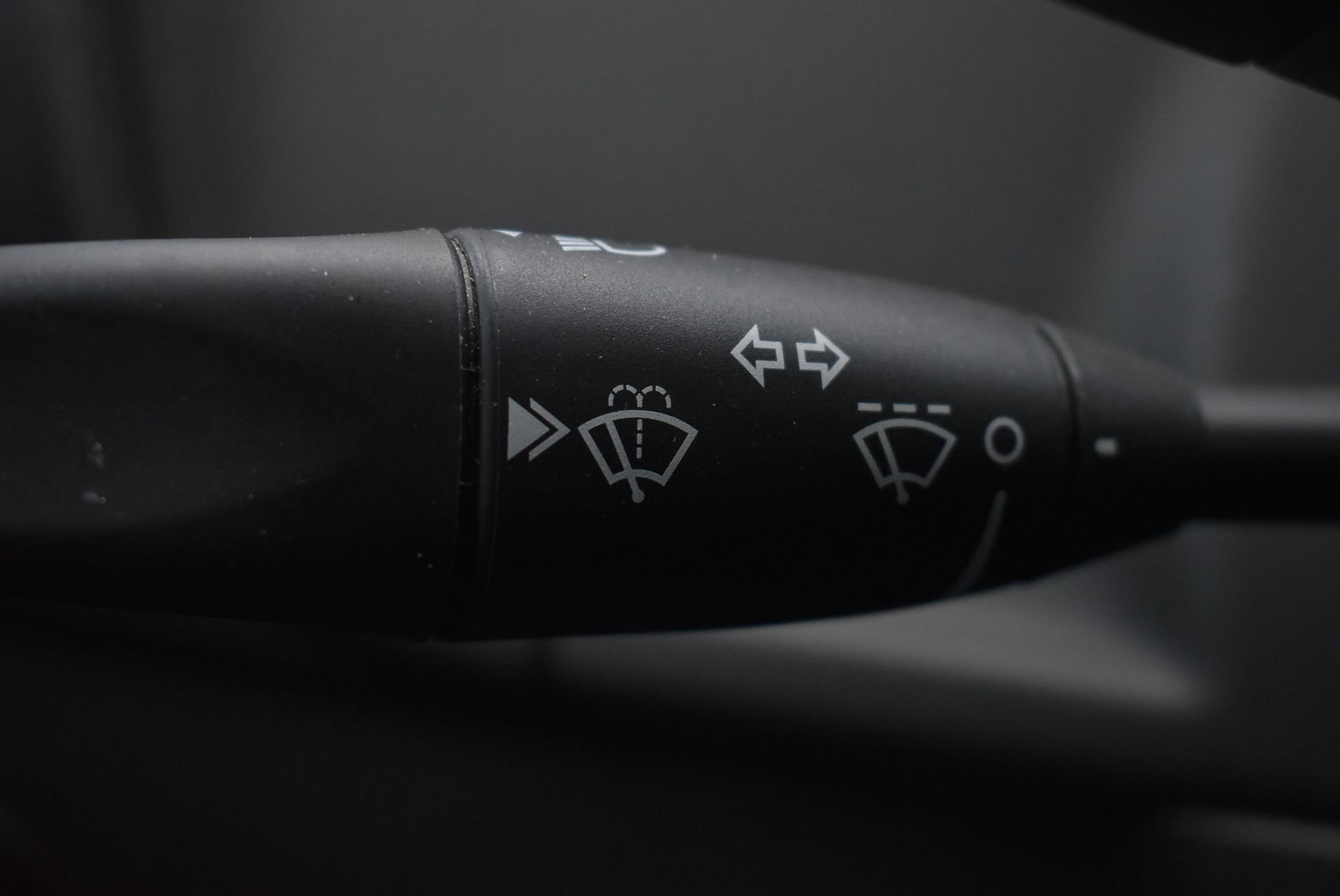 Used 2009 Dodge Challenger R/T w/ Sound Group RWD image 18