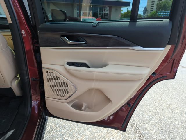 Used 2022 Jeep Grand Cherokee Limited w/ Luxury Tech Group II AWD/4WD image 33