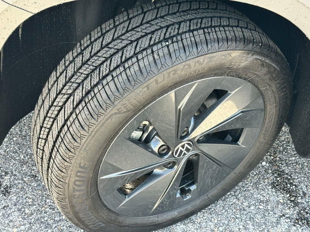 New 2026 Volkswagen Taos S image 22