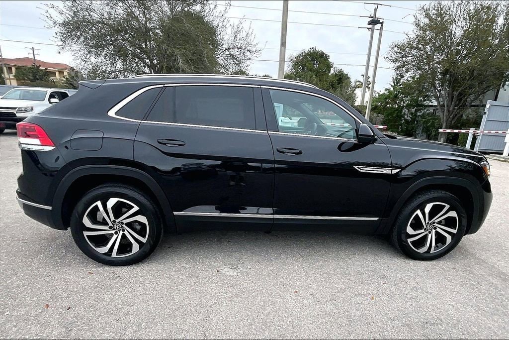 Certified 2023 Volkswagen Atlas Cross Sport SEL image 4