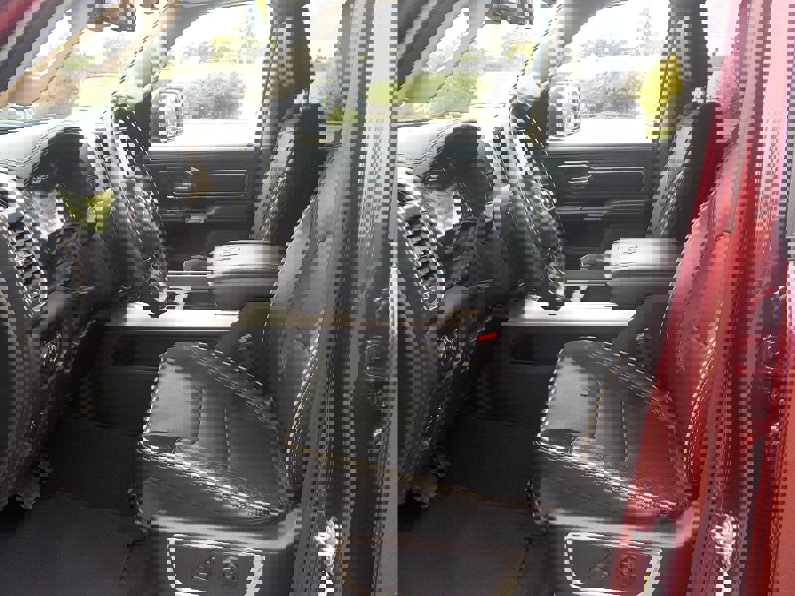 Used 2019 RAM 1500 Laramie image 16