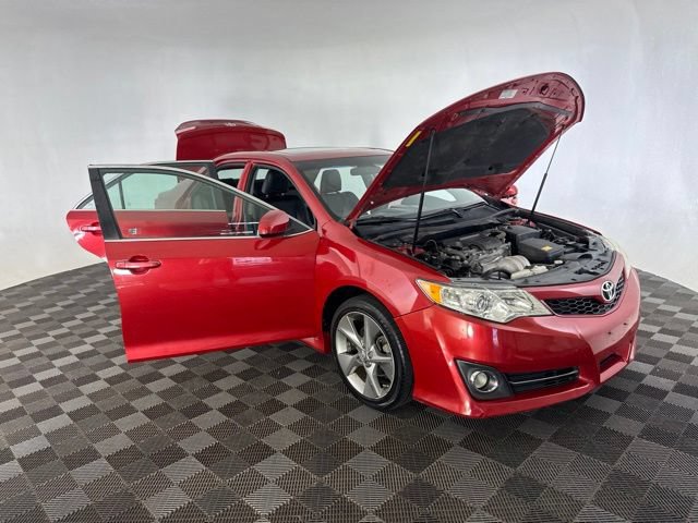Used 2012 Toyota Camry SE FWD image 12