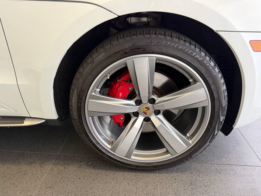 Certified 2023 Porsche Macan S AWD/4WD image 13