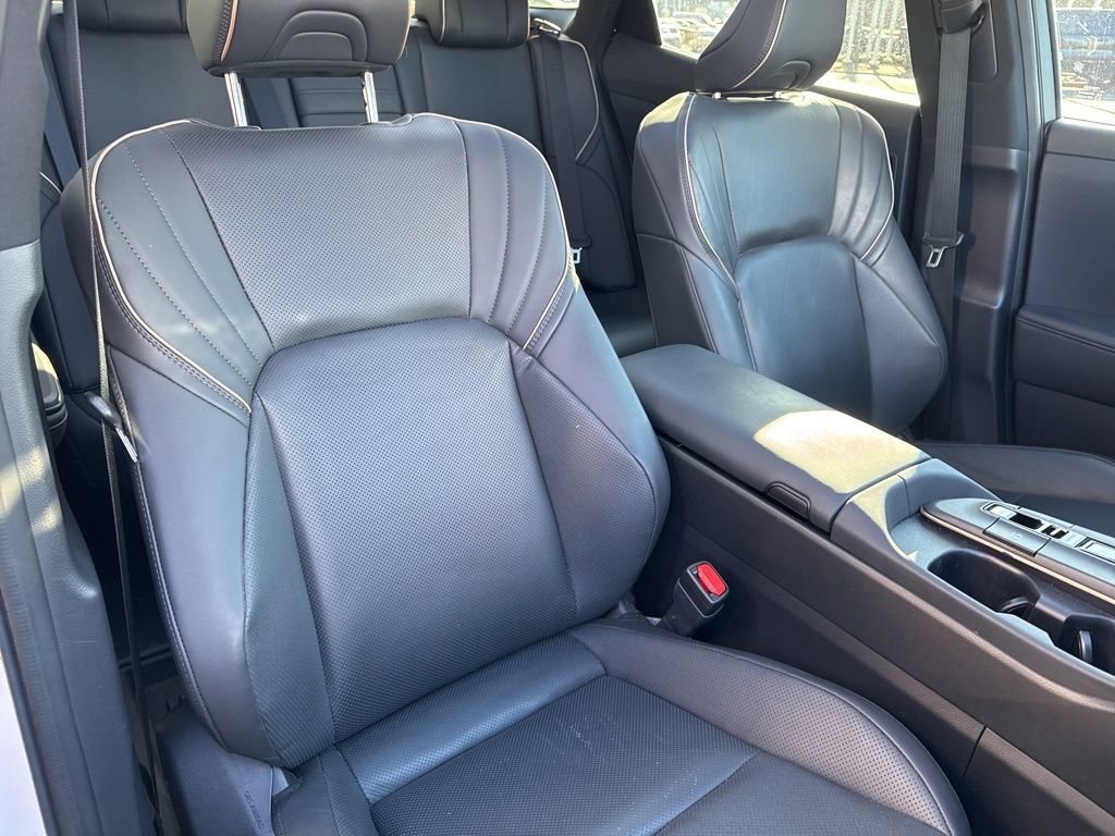 Used 2023 Toyota Crown Platinum image 30