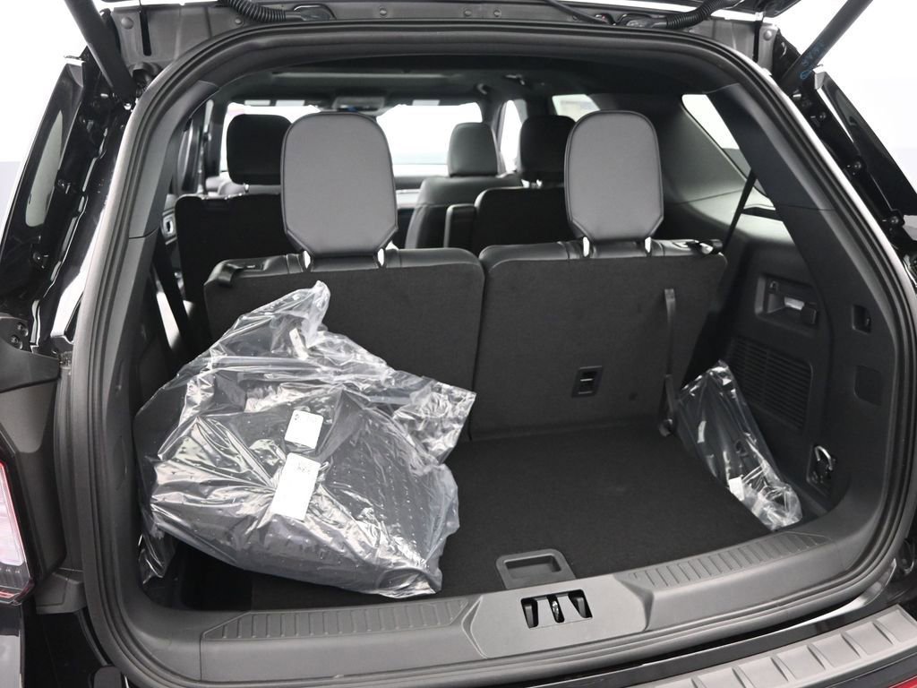 New 2025 Ford Explorer ST-Line w/ Premium Package image 33