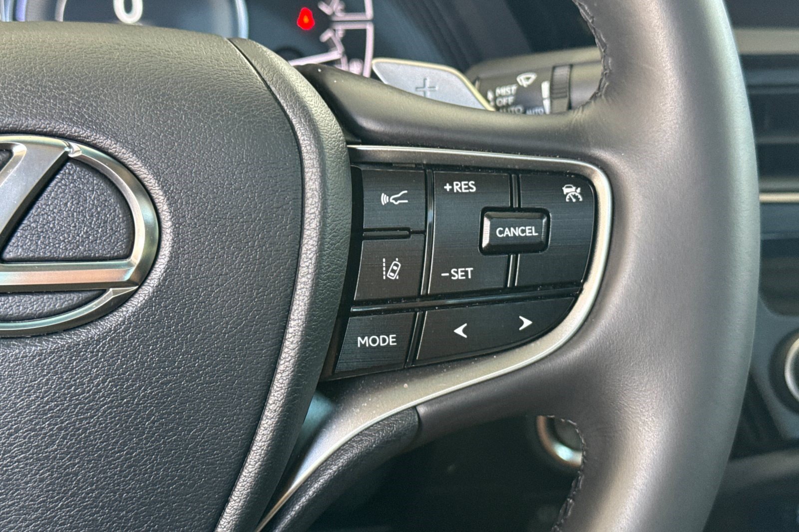 Certified 2024 Lexus ES 300h w/ Premium Package FWD image 30