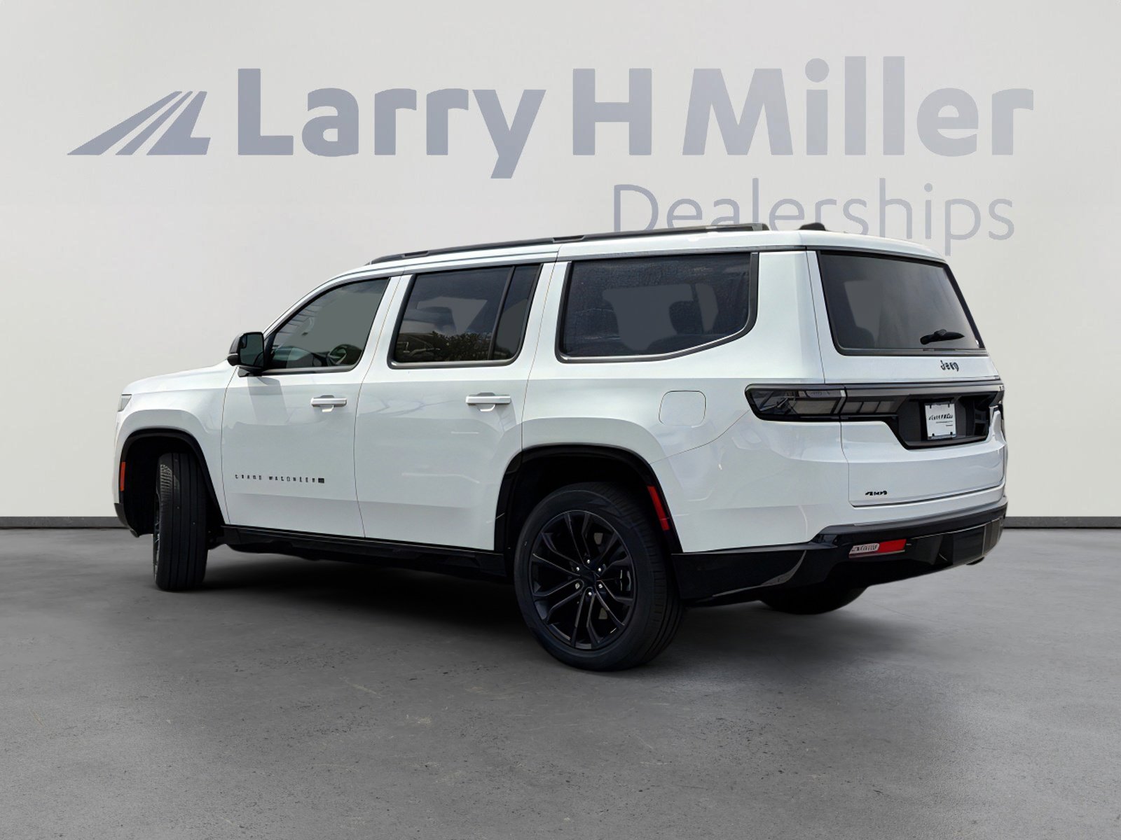 New 2026 Jeep Grand Wagoneer Summit image 3