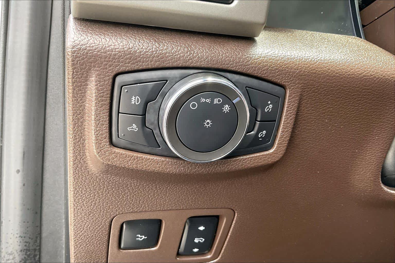 Used 2020 Ford F250 King Ranch w/ King Ranch Ultimate Package AWD/4WD image 14