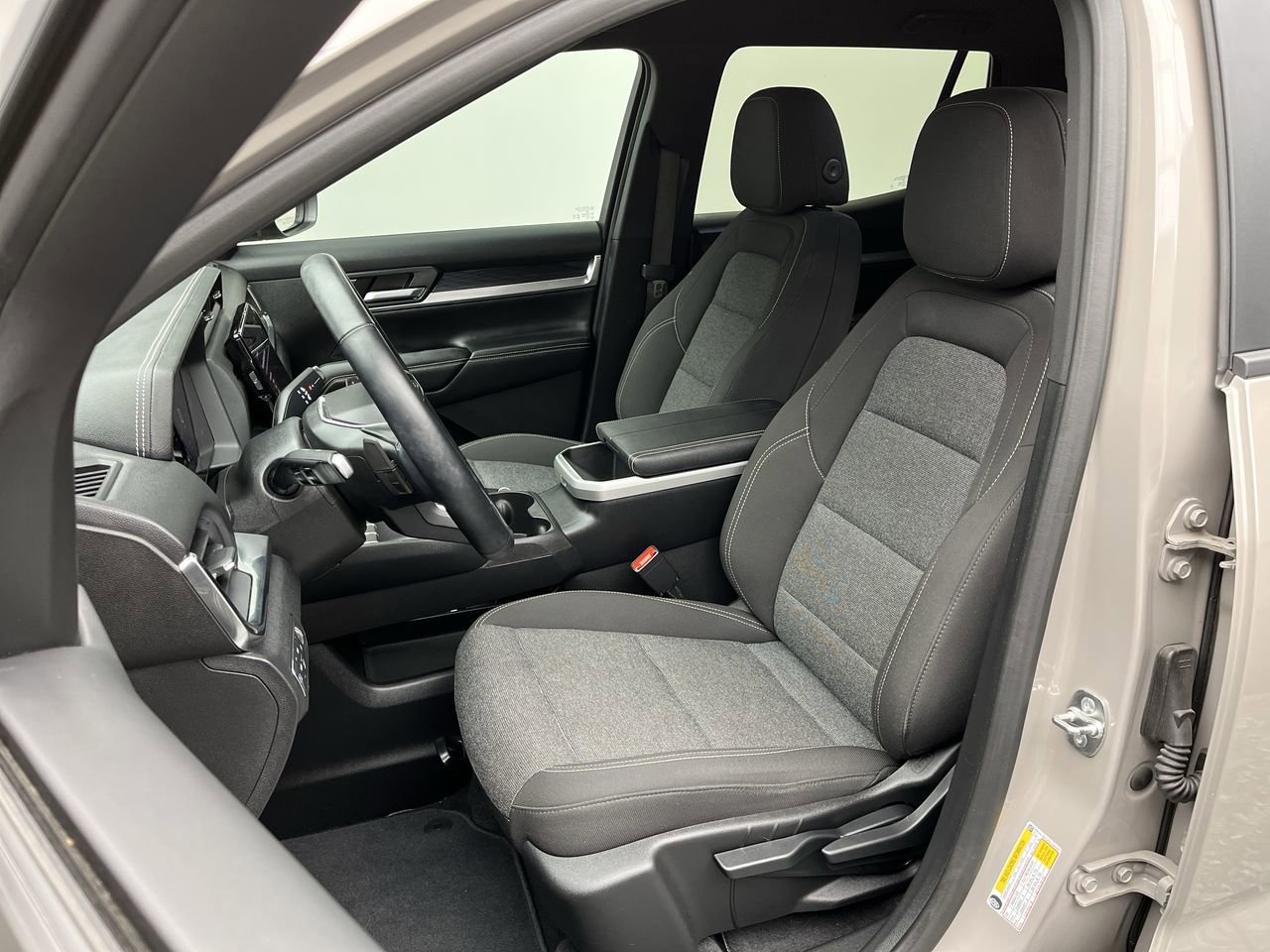 Certified 2025 GMC Terrain Elevation AWD/4WD image 9
