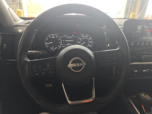 Used 2023 Nissan Pathfinder SL w/ SL Premium Package AWD/4WD image 8