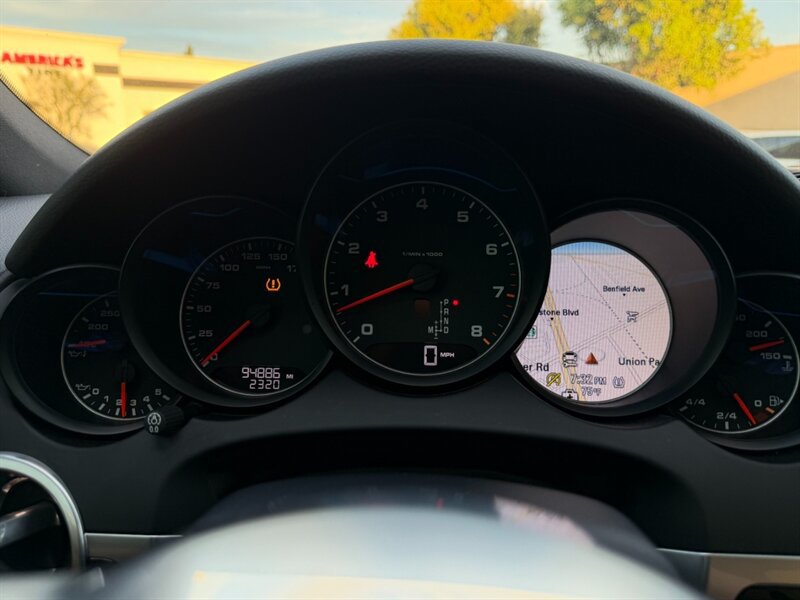 Used 2018 Porsche Cayenne Platinum Edition AWD/4WD image 41