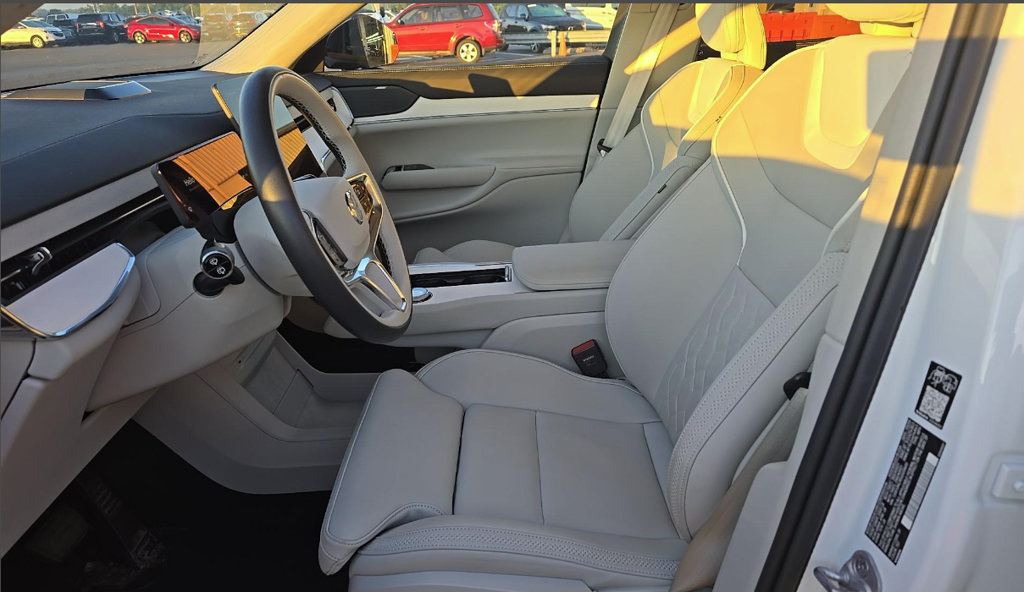 Used 2025 Volvo EX90 Ultra AWD/4WD image 13