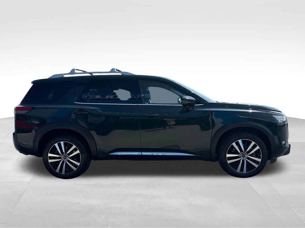 Used 2023 Nissan Pathfinder Platinum AWD/4WD image 7