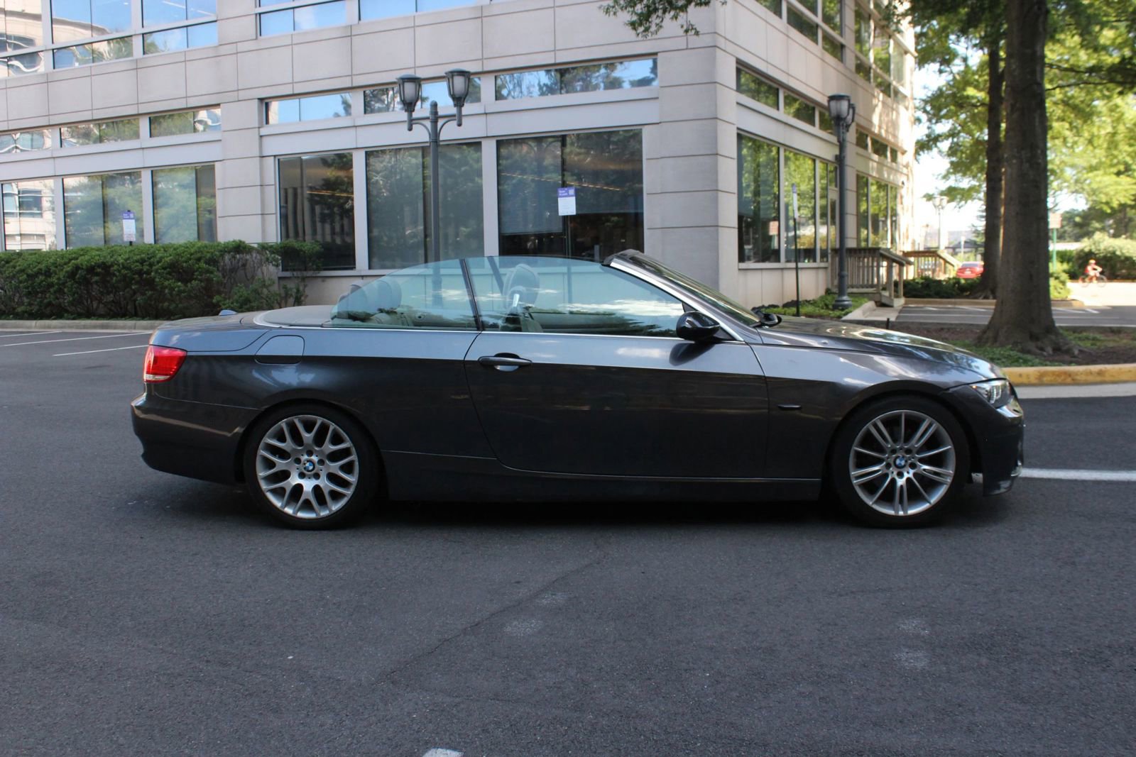 Used 2007 BMW 328i Convertible RWD image 6