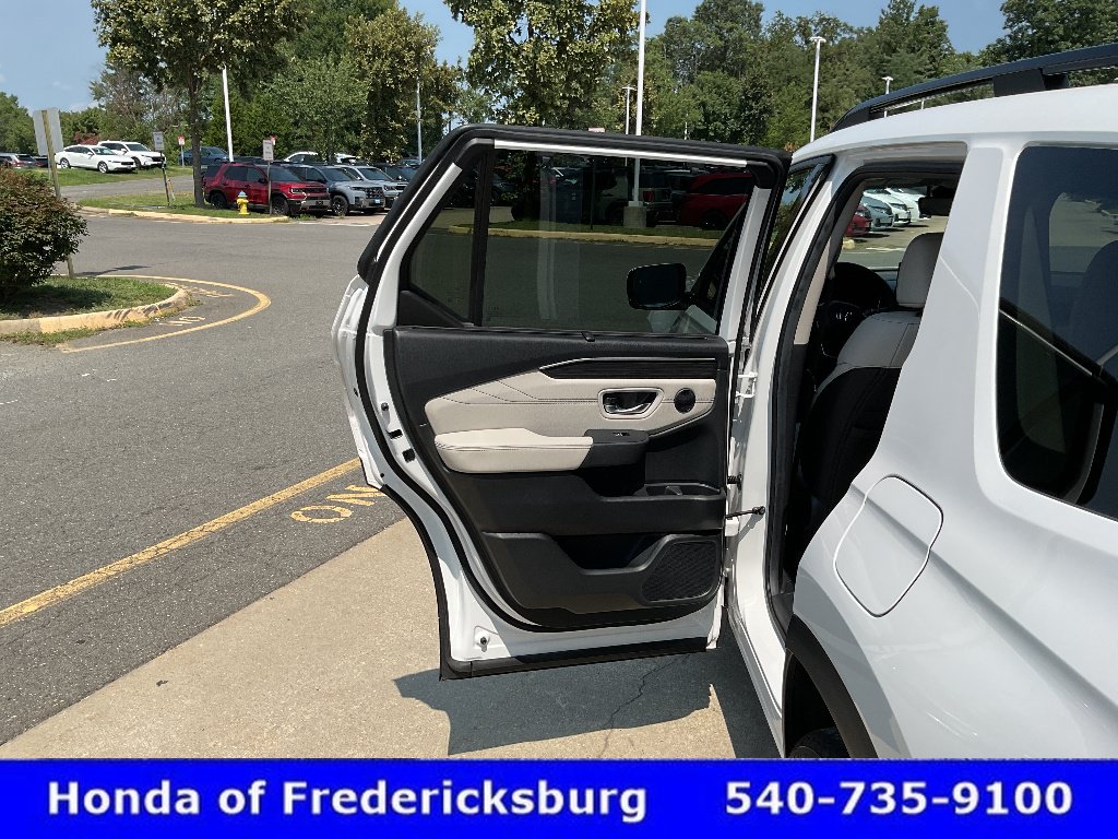 Certified 2026 Honda Pilot Touring image 16