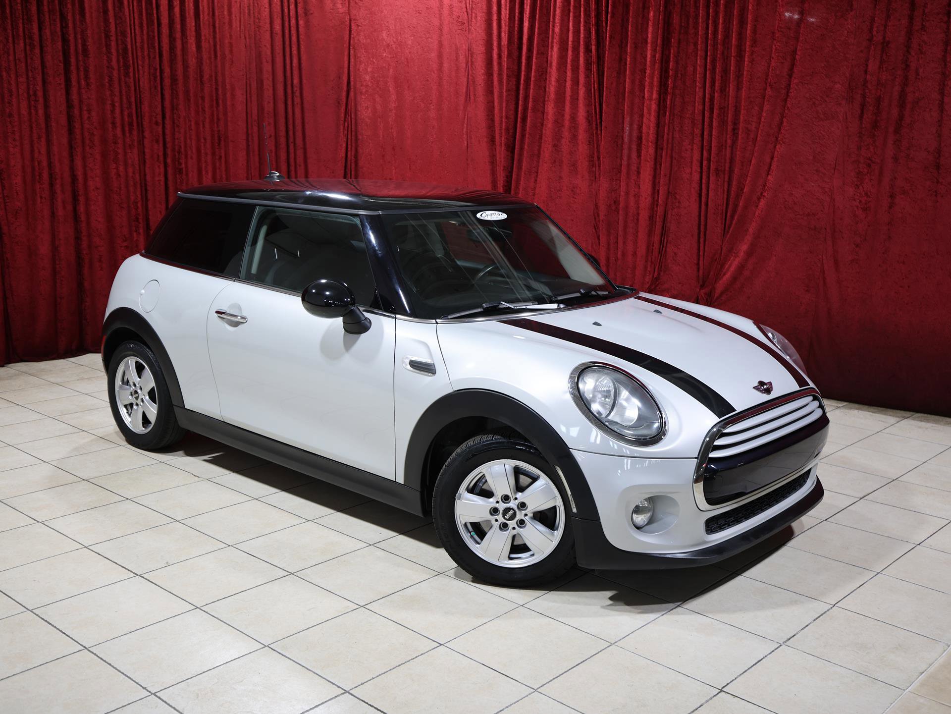 Used 2015 MINI Cooper 2-Door Hardtop image 2