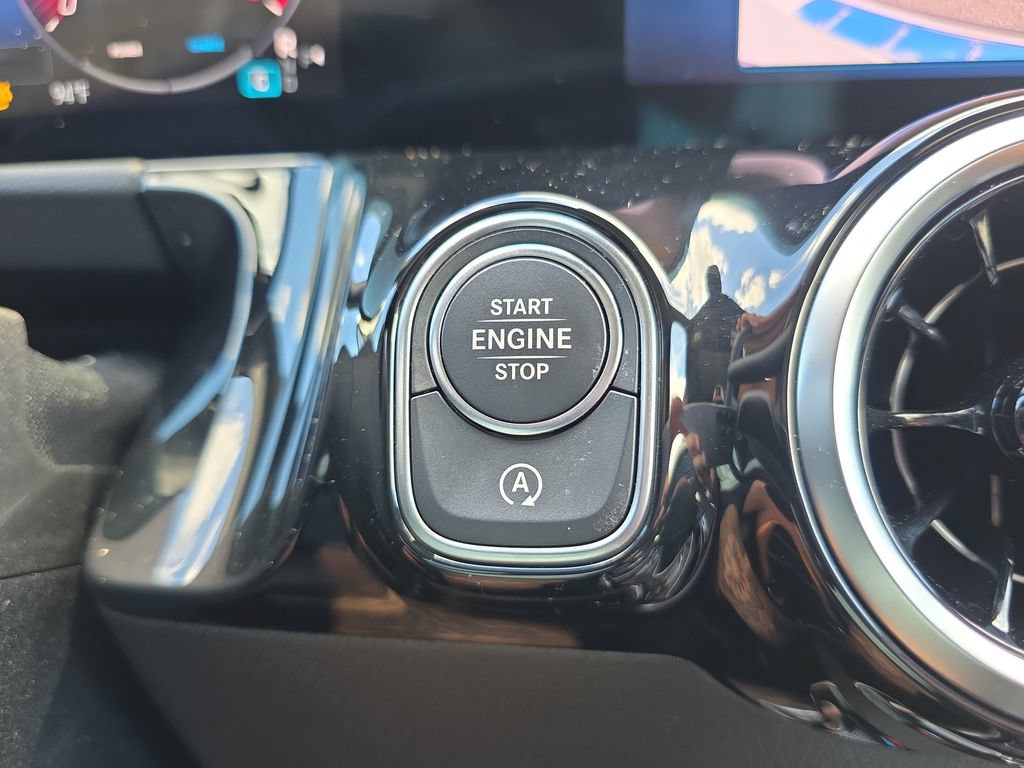 Certified 2026 Mercedes-Benz GLA 250 image 26