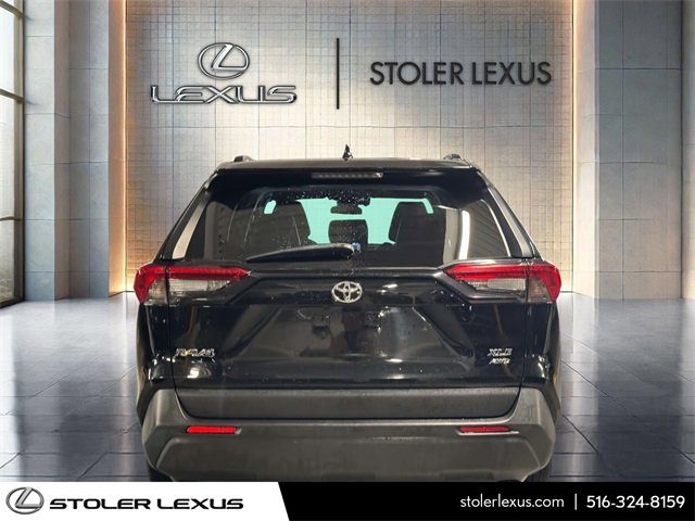 Used 2022 Toyota RAV4 XLE image 5