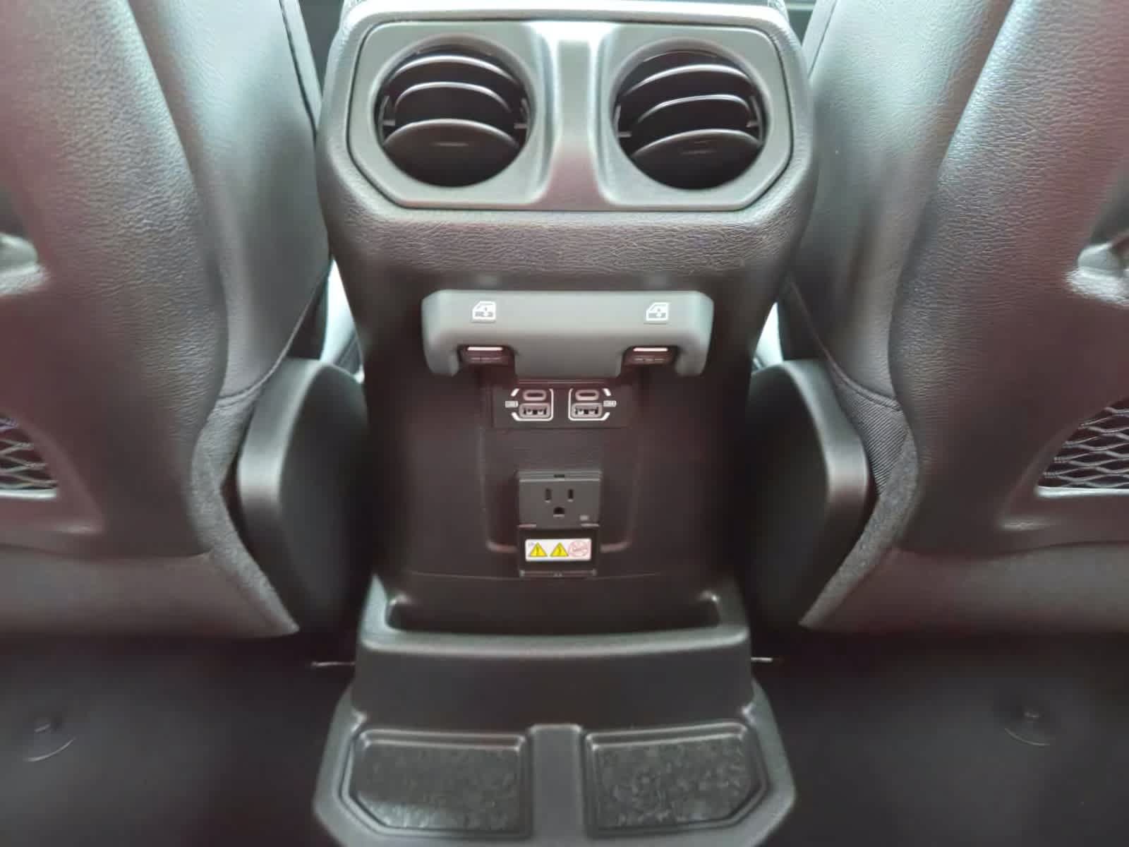 New 2027 Jeep Wrangler Unlimited Sahara AWD/4WD image 17